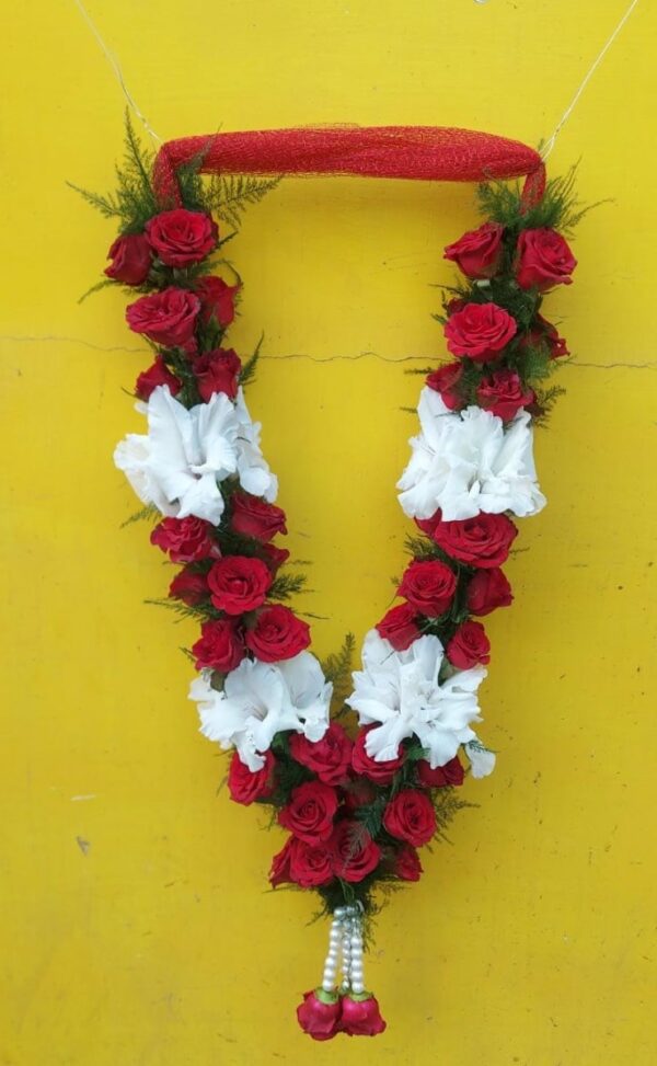 Roses and Gladilos Garland Buy Online
