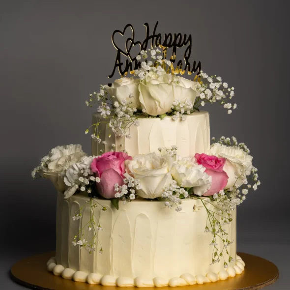 Creme Castle Fresh Flower Wedding Anniversary Cake - Plannersy