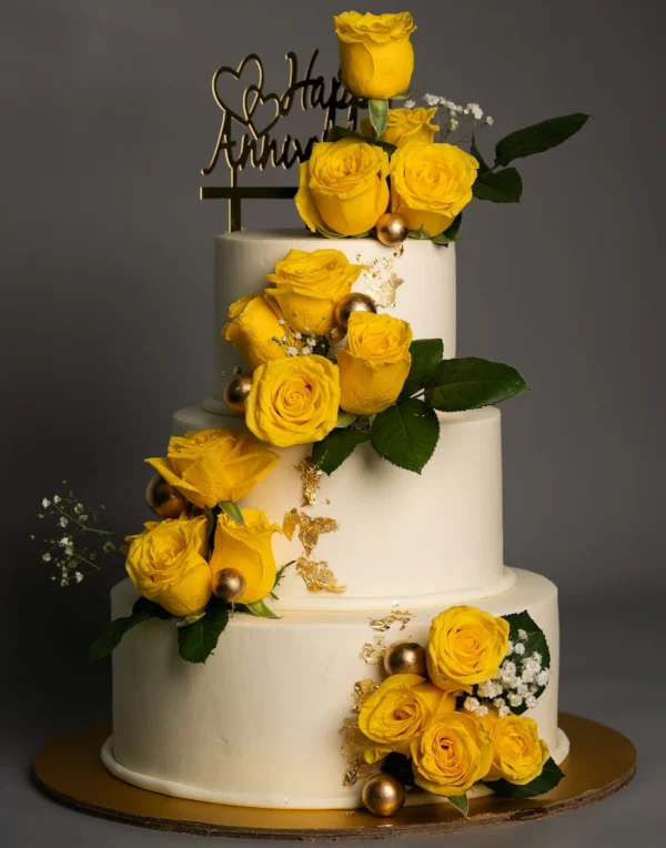 Yellow Rose Wedding Cake - Creme Castle - Plannersy