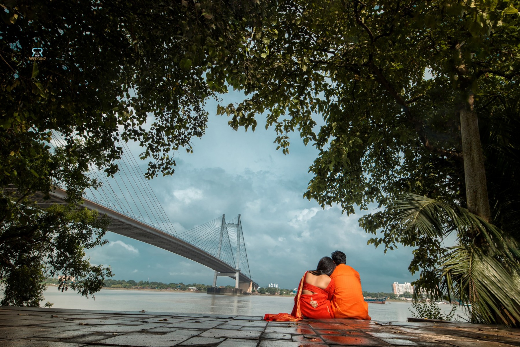Couple Pre Wedding Photoshoot at Princep Ghat, Kolkata | Plannersy