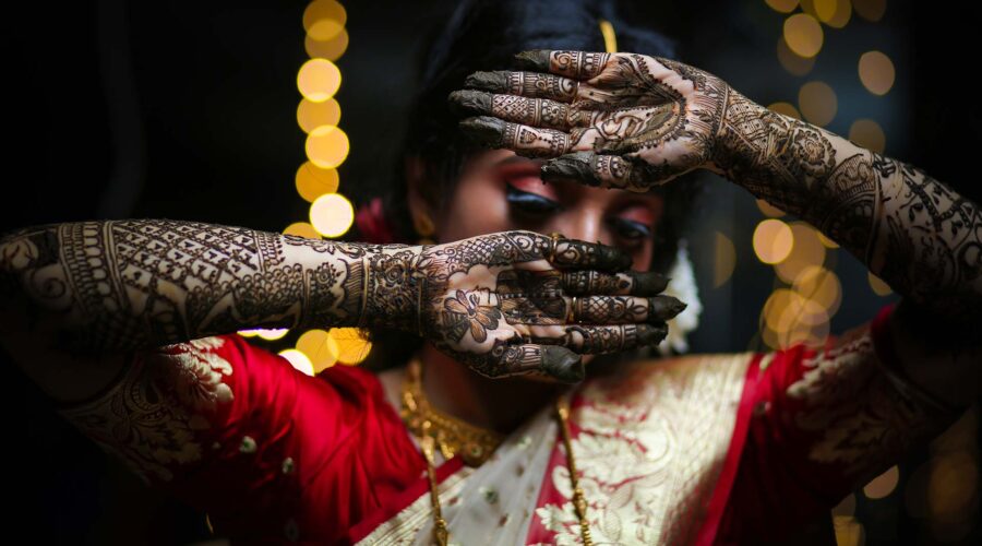 Best Mehndi Photoshoot Ideas and Poses You Must Try