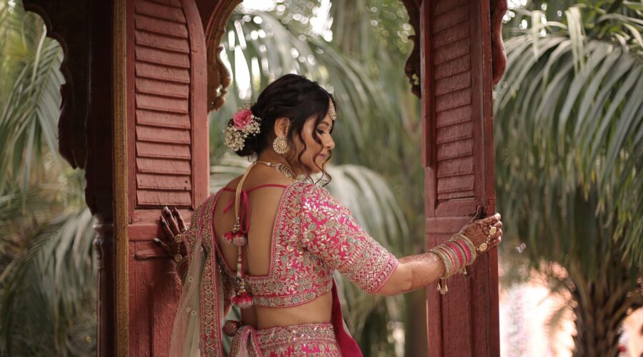 Stunning Bridal Photoshoot Pose Ideas for Every Bride-to-Be