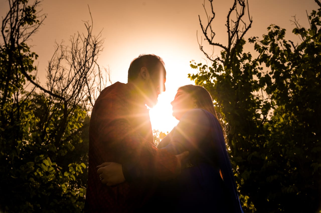 Pre wedding photoshoot at Hauz Khas fort ruins