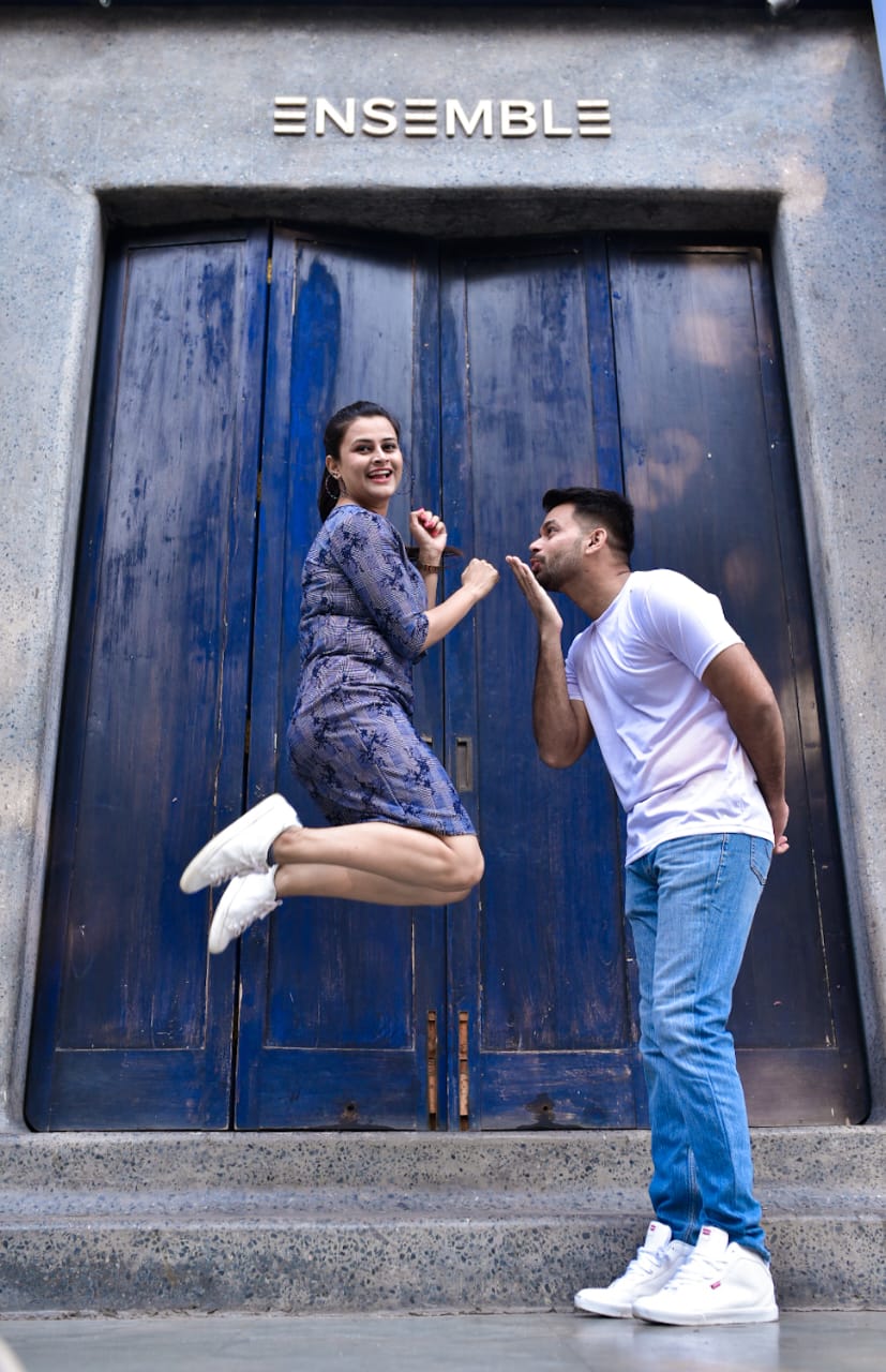 Romantic pre wedding photography in Hauz Khas village